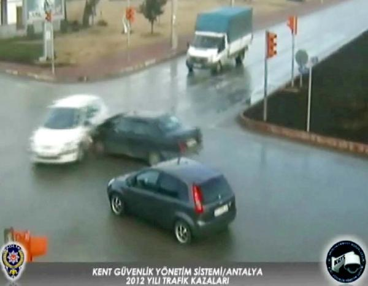 Antalya\'da Kazalar Mobeseye Takıldı