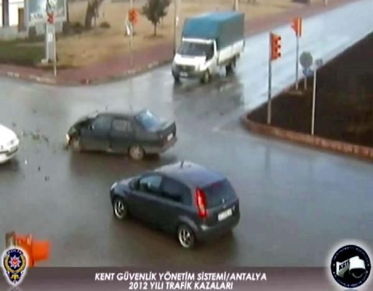 Antalya\'da Kazalar Mobeseye Takıldı