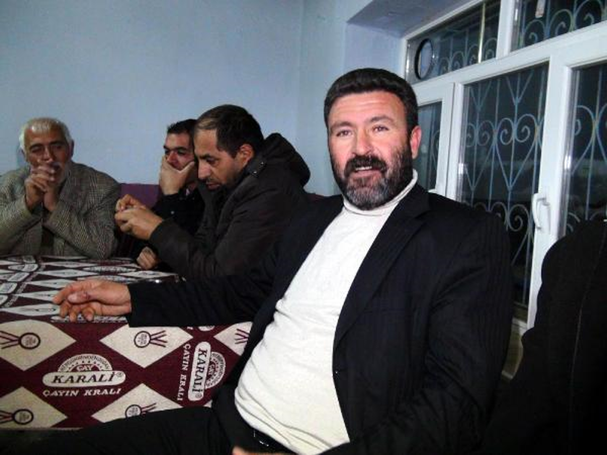 Ayı Kahveye Girip 1 Kişiyi Yaraladı