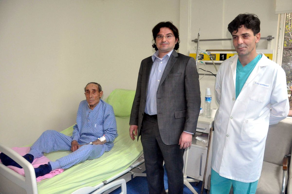 Balıkesir Devlet Hastanesi\'nde Endovasküler Greft Operasyonu