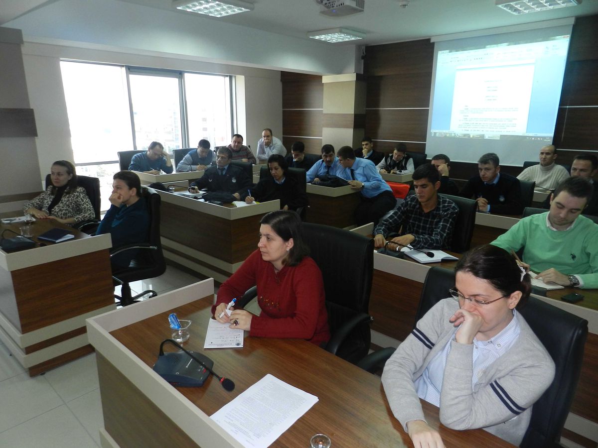 Belediye Personeline \'İlçe ile Büyükşehir\' Semineri