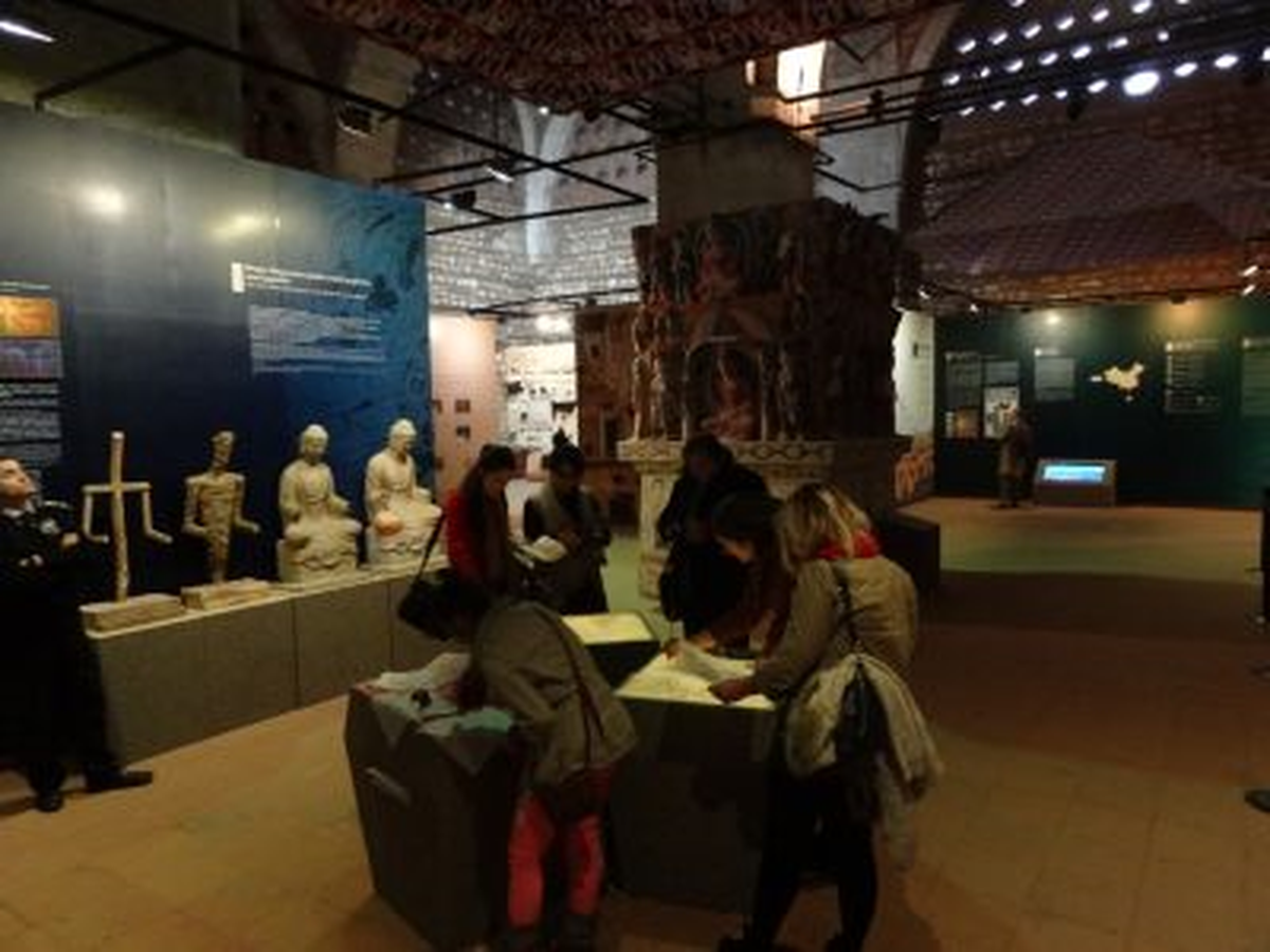Dunhuang\'ın Büyüleyici Renklerini Görmek İçin Son İki Hafta