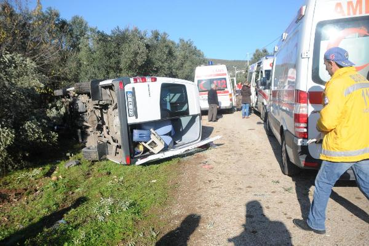 Engelli Servis Aracı Zeytinliğe Uçtu: 8 Yaralı