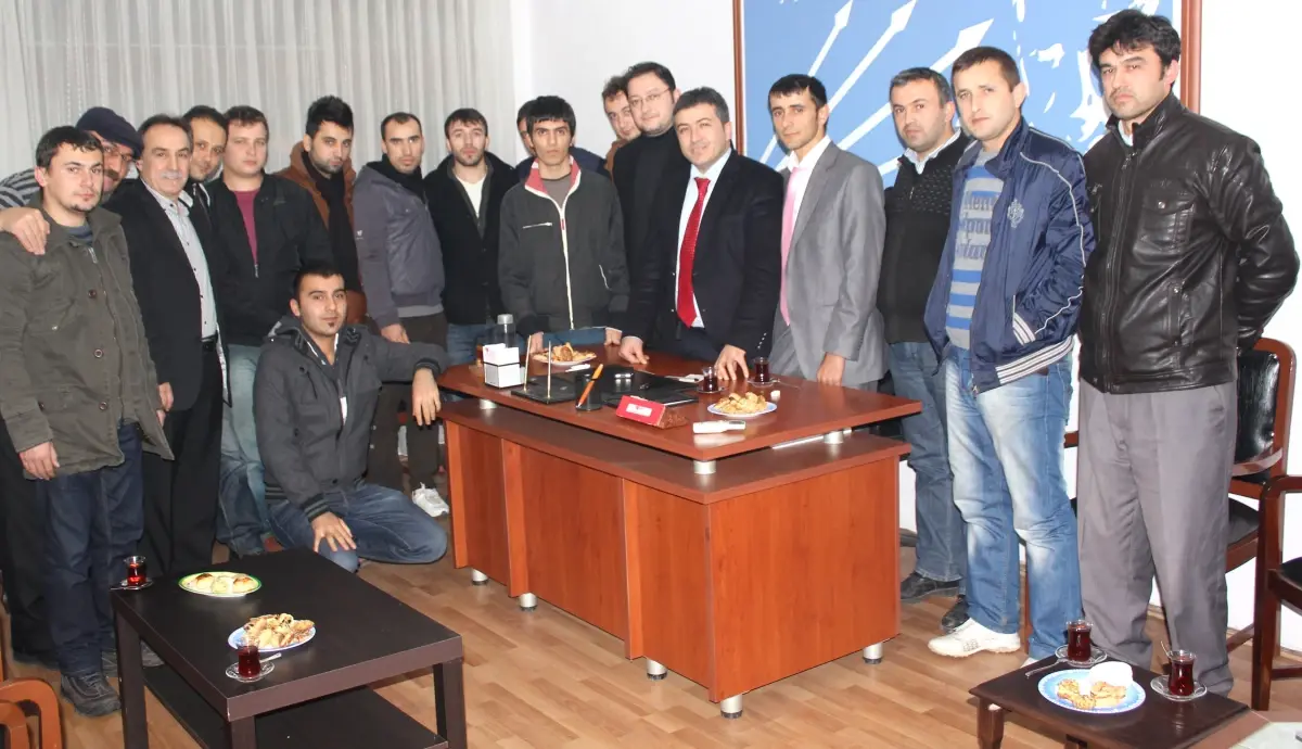 Gençlerden Çaycuma CHP\'ye Ziyaret