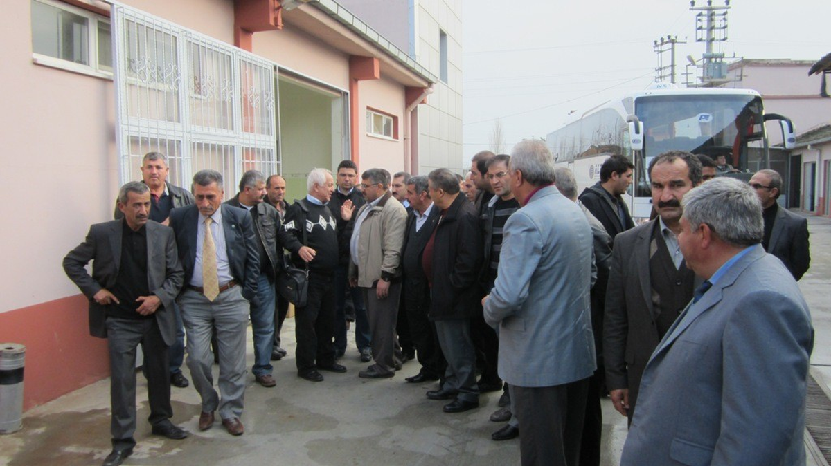 Güneydoğulu Çiftçiler, İzmir\'de Başarılı Kooperatifleri İnceliyor
