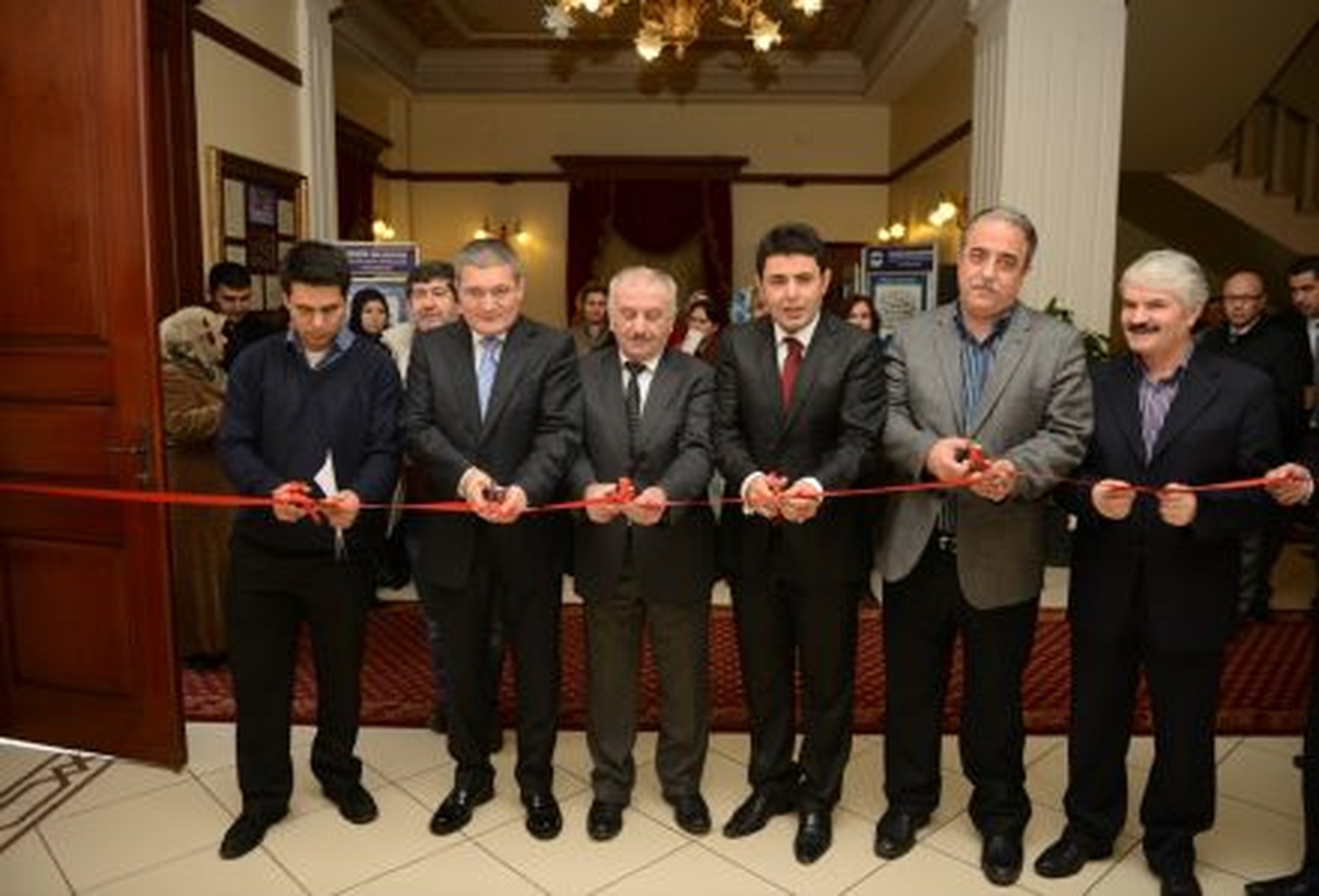 İsimleri, Sanatları Aynı Baba-Oğuldan Ebru Sergisi