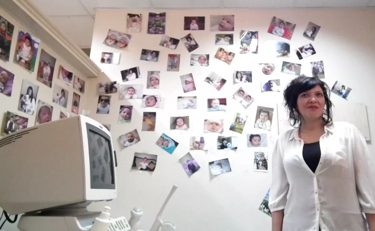 Kadın Doğum Uzmanından İlginç Albüm