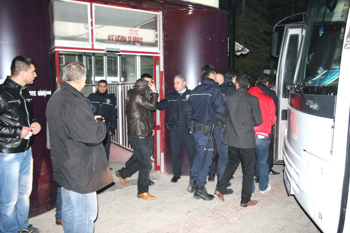 Karaman\'da Akü Hırsızlığına 8 Tutuklama