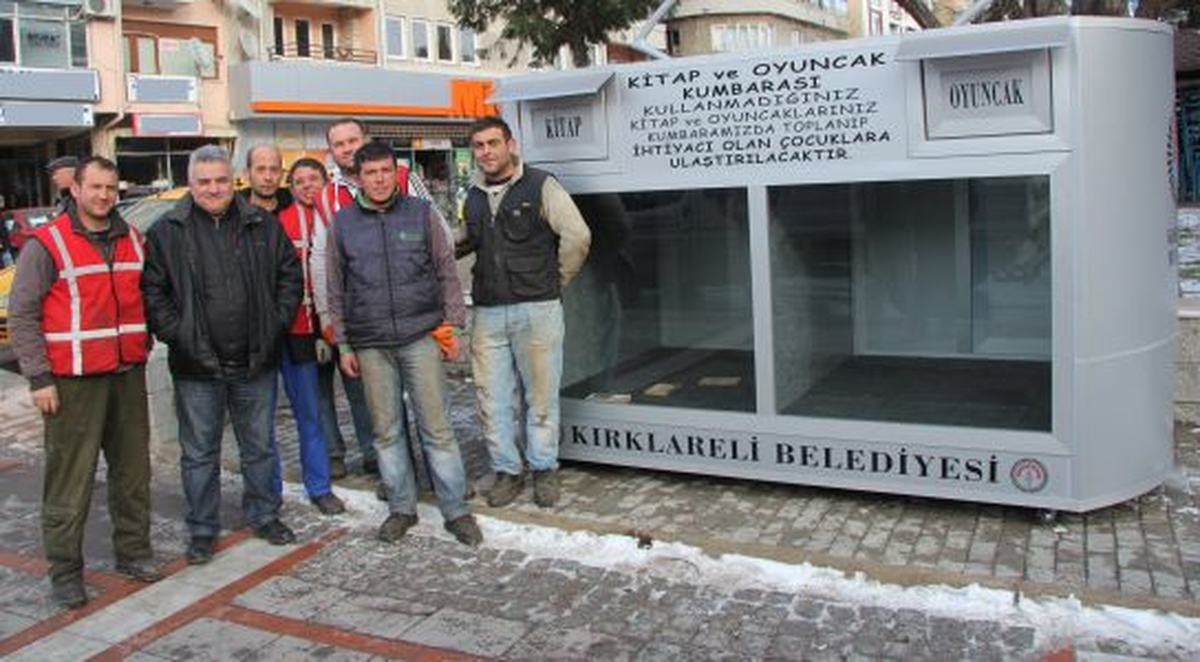 "Kitap ve Oyuncak Kumbarası"