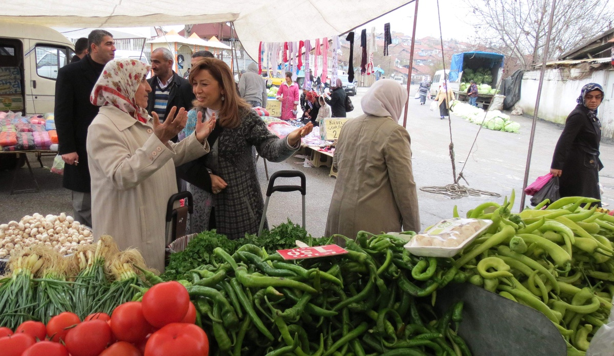 Milletvekili Çalık Pazarcı Esnafını Ziyaret Etti