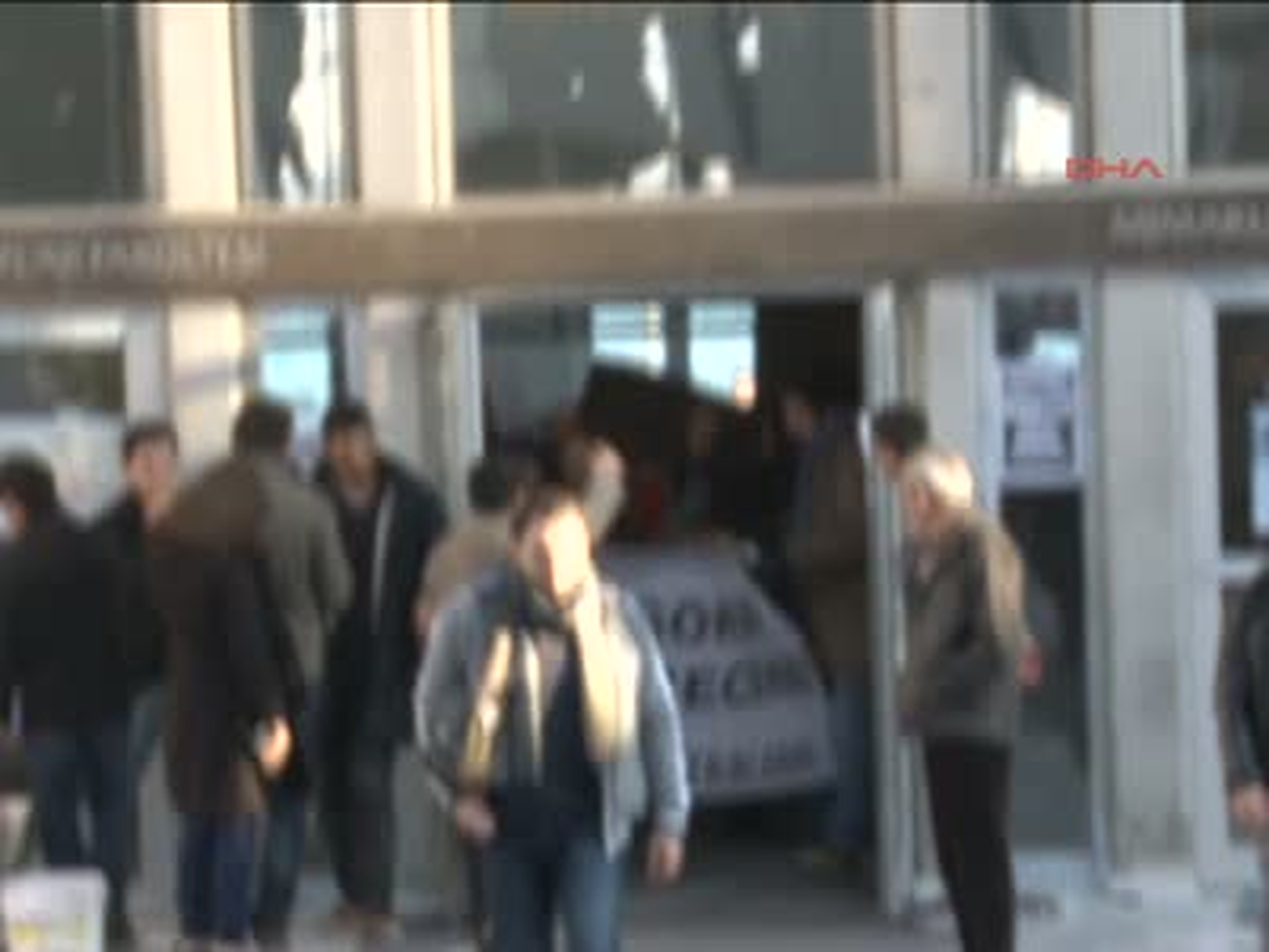 Mimar Sinan Üniversitesi\'nde Gerginlik