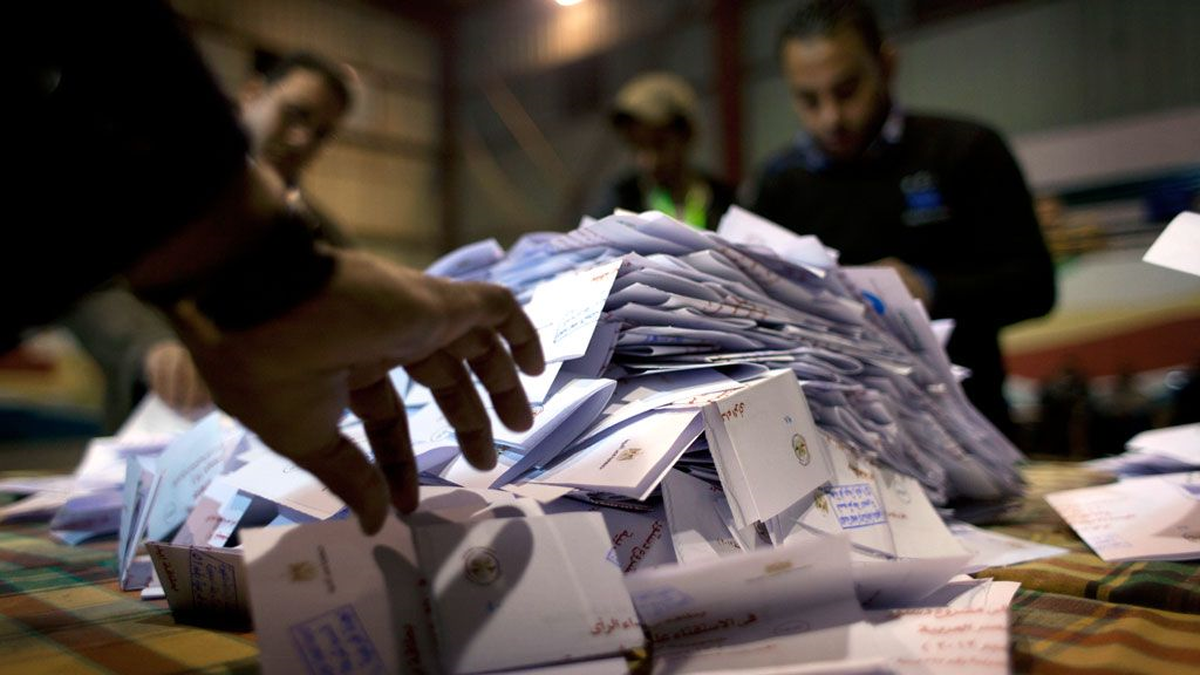 Mısır\'da Yeni Anayasa Taslağına İlişkin Referandumda, Resmi Sonuçlara Göre, Yüzde 63,8 "Evet",...