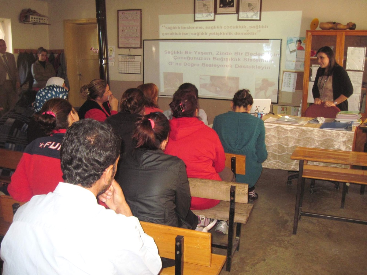Ortaca\'da Öğrenci Velilerine Beslenme Semineri