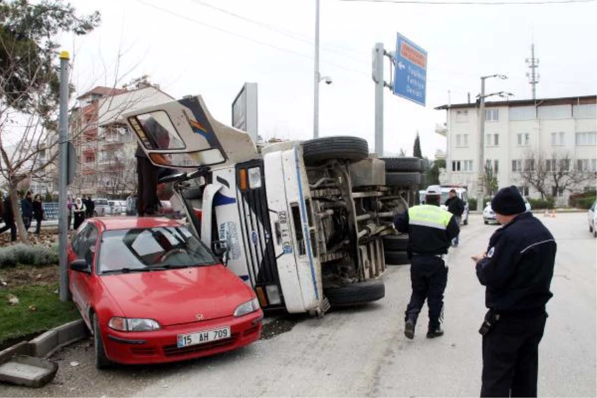 Pancar Yüklü Kamyon Dehşet Saçtı