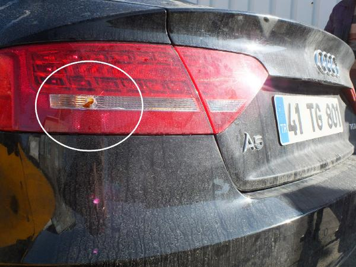 Polis, Dur İhtarına Uyulmayınca Araca Ateş Açtı