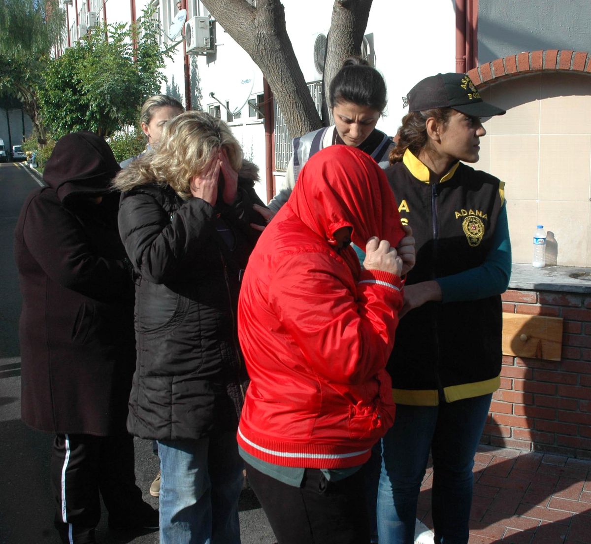 Polis, Fuhuş Çetesini Çökertti