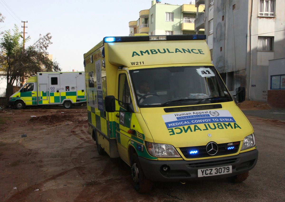 Suriye\'ye 13 Tam Donanımlı Ambulans Gönderildi