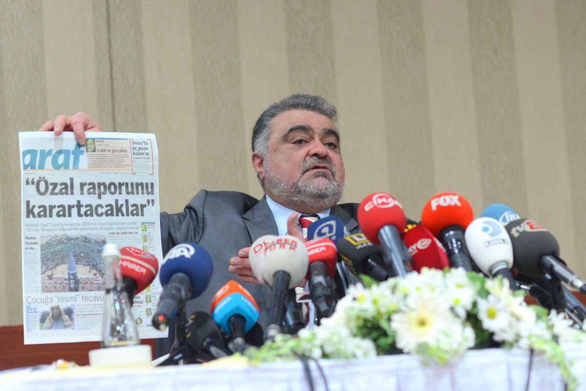 Ahmet Özal\'dan Basın Toplantısı (2)