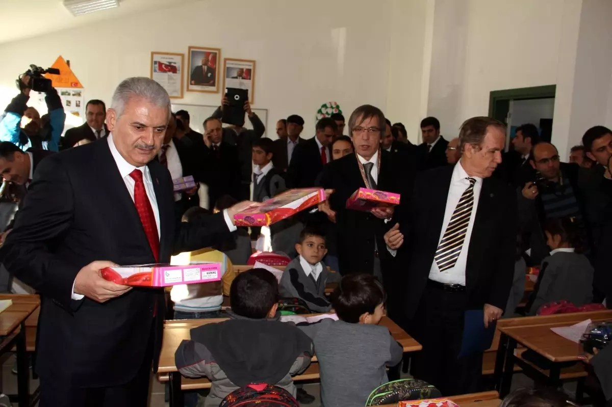 Bakan Yıldırım\'ın Van Ziyareti