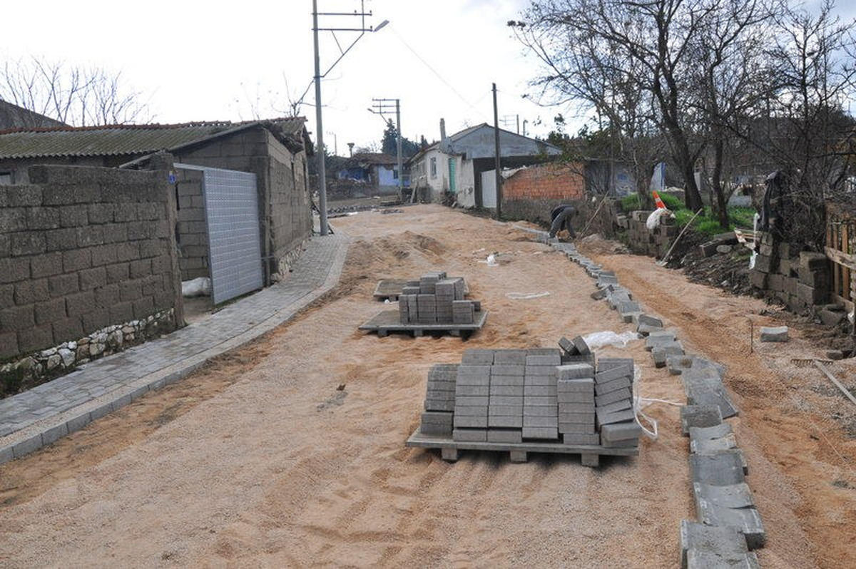 Biga\'da Alt Yapı Çalışmaları Devam Ediyor