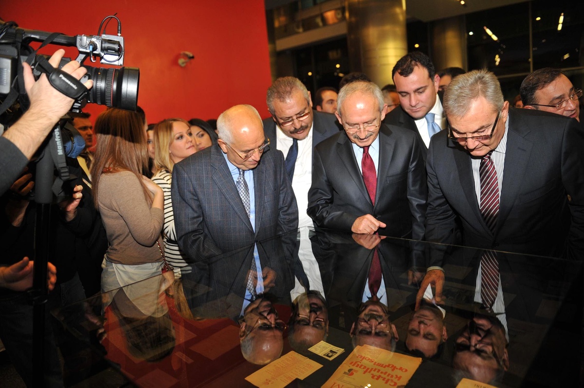 CHP Genel Merkezi\'nde Yeni Yıl Resepsiyonu