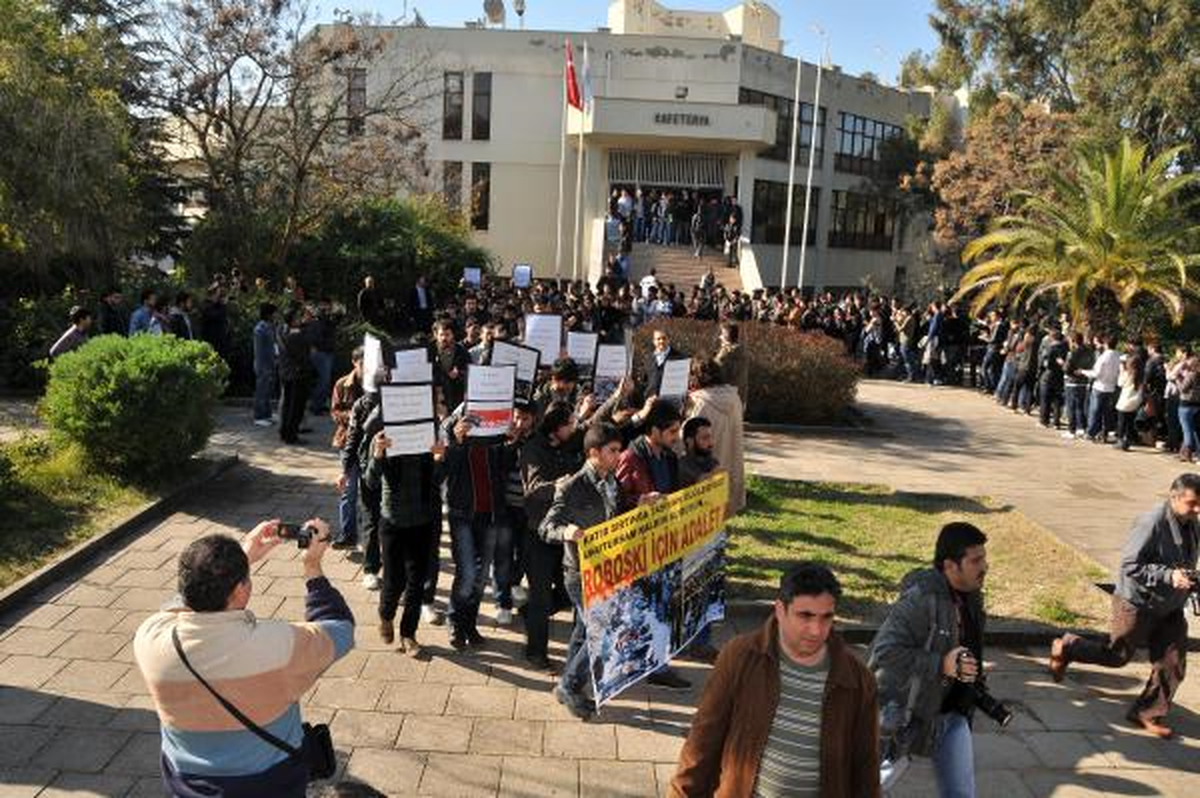 Çukurova Üniversitesi Öğrencileri Uludere\'de Ölenleri Andı