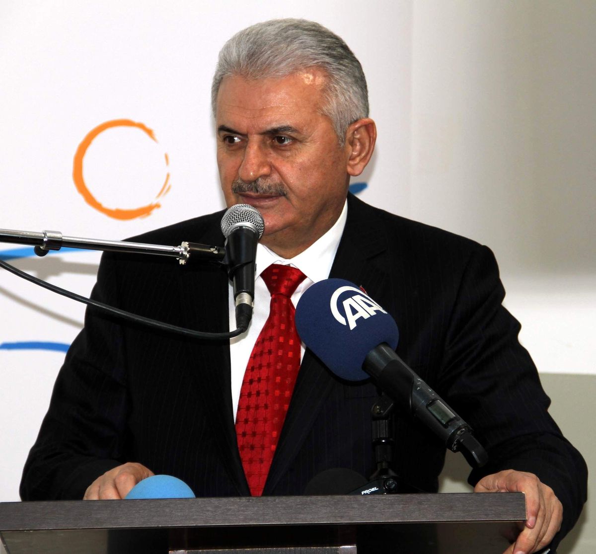 "Dağı Deldik Çünkü Ferhat\'ız"
