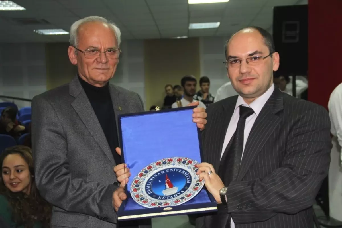 Eğitimci Yazar Mustafa Özçelik Açıklaması