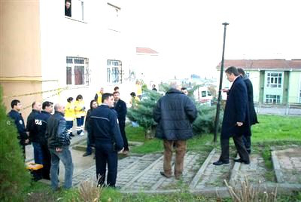 Emekli Polis Gürültü Nedeniyle Tartıştığı Uzman Çavuş Komşusunu Öldürüp, İntihar Etti (2)- Yeniden