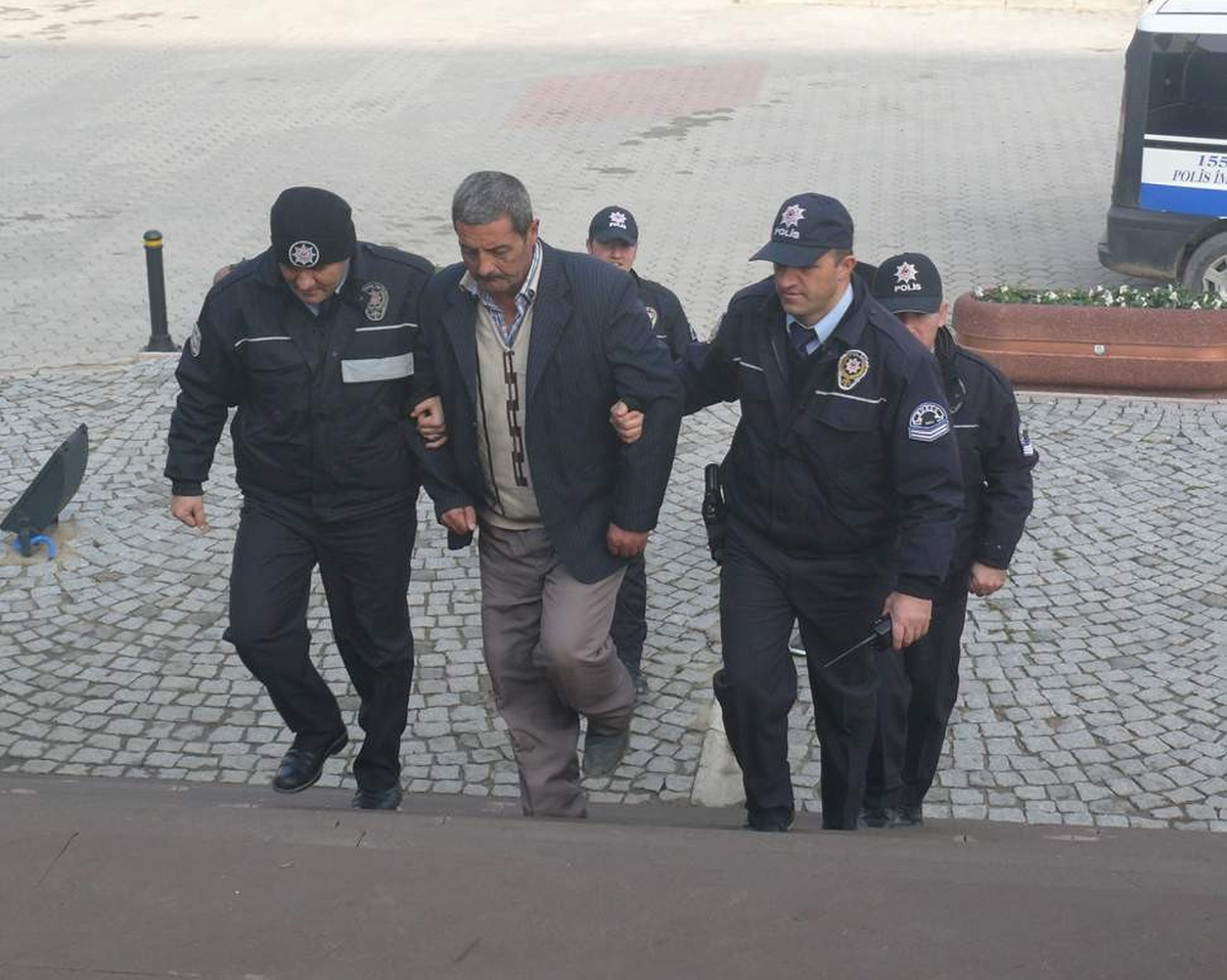 Hasmını Traktörle Ezdi