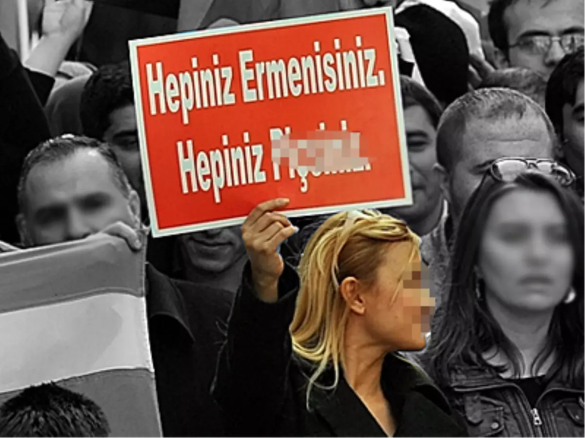 "Irkçı Pankart"a Ceza