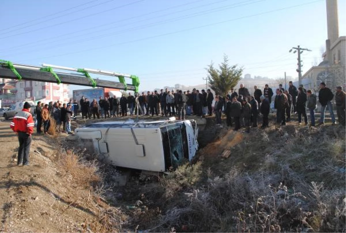 İşçi Servisi Dereye Uçtu