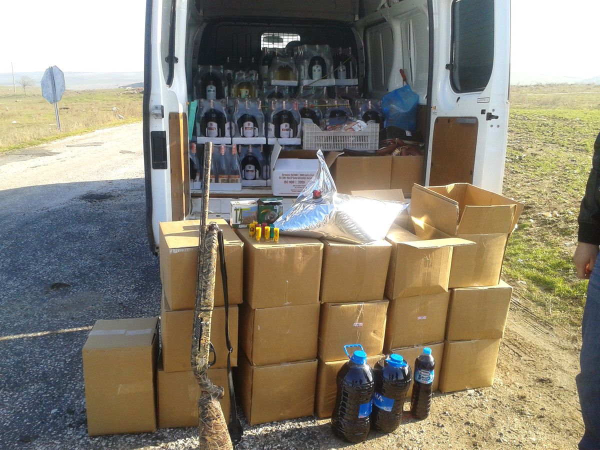 Jandarma Operasyonunda 332 Litre Kaçak Şarap Ele Geçirildi