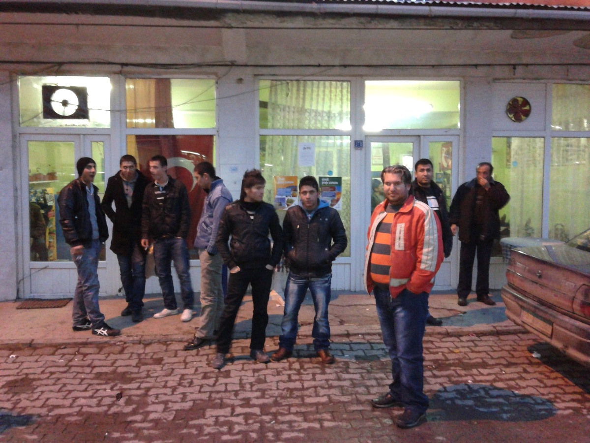 Karadeniz\'deki İki Deprem Artvinliler\'i Sokağa Döktü