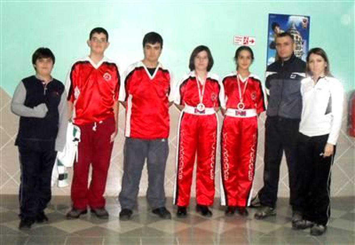 Kick Boksçular Madalyayla Döndü