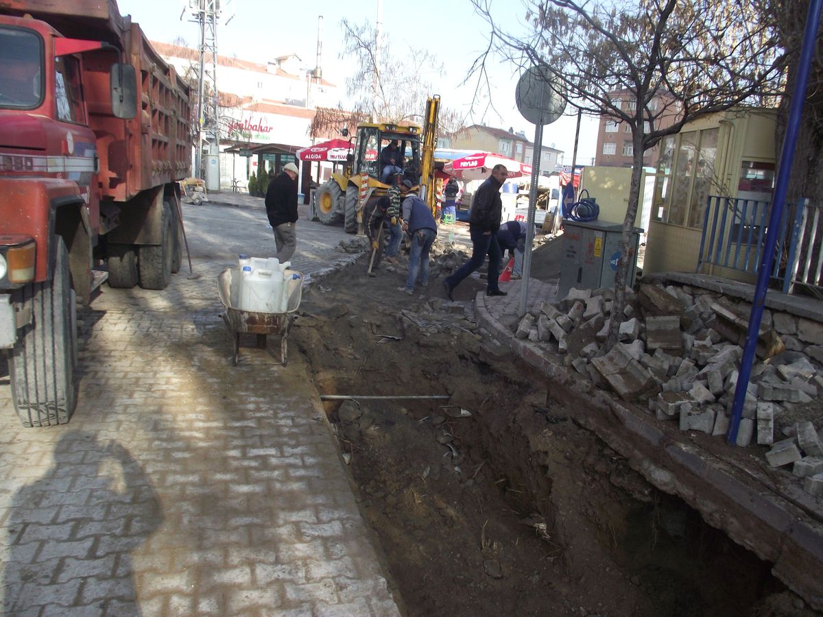 Kulu\'da Elektrik Kabloları Yer Altına Alınıyor