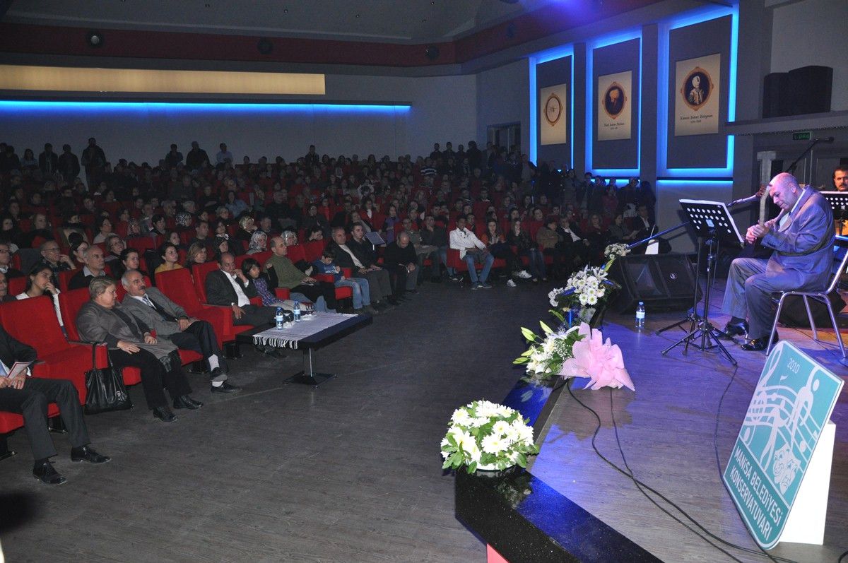 Neşet Ertaş Manisa\'da Türküleriyle Anıldı
