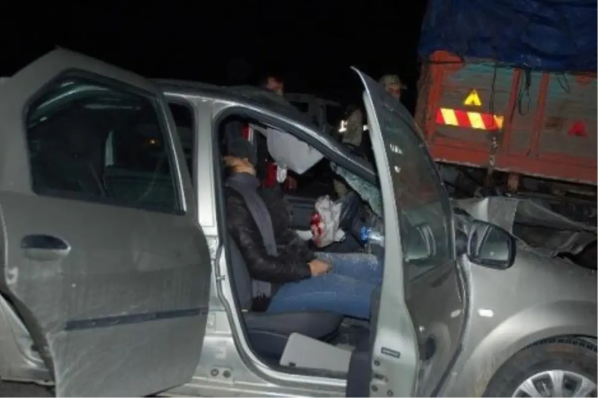 Nurdağı\'nda Kaza: 2 Ölü, 1 Yaralı