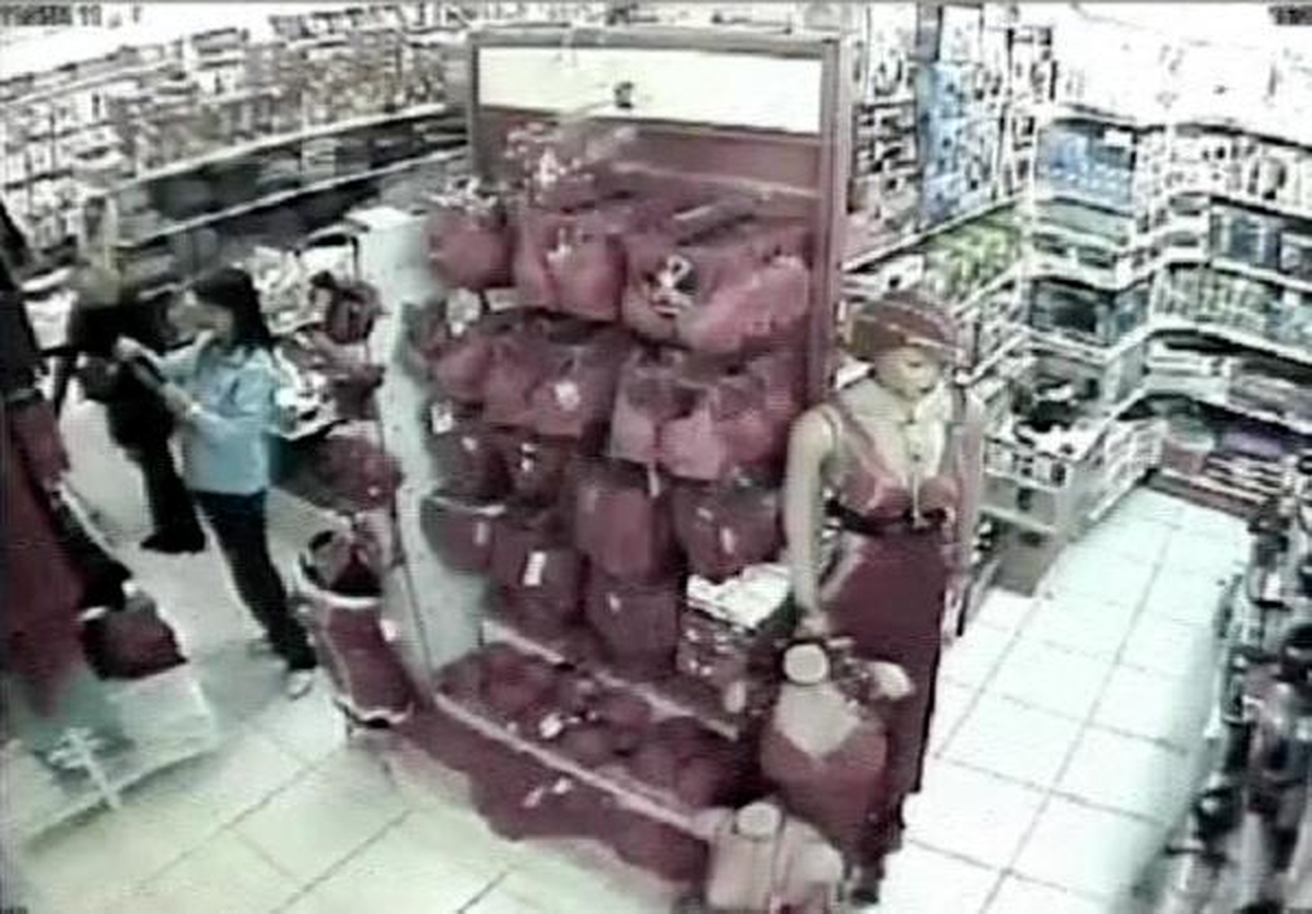 \'Pes\' Dedirten Hırsızlık Güvenlik Kamerasında