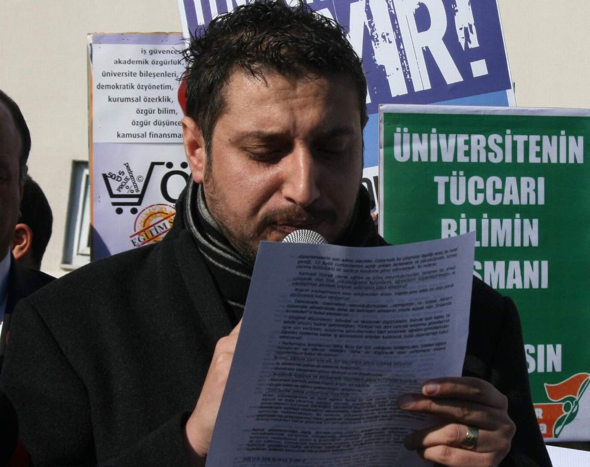 Uludağ Üniversitesi\'nde YÖK ve ODTÜ Olaylarına Protesto