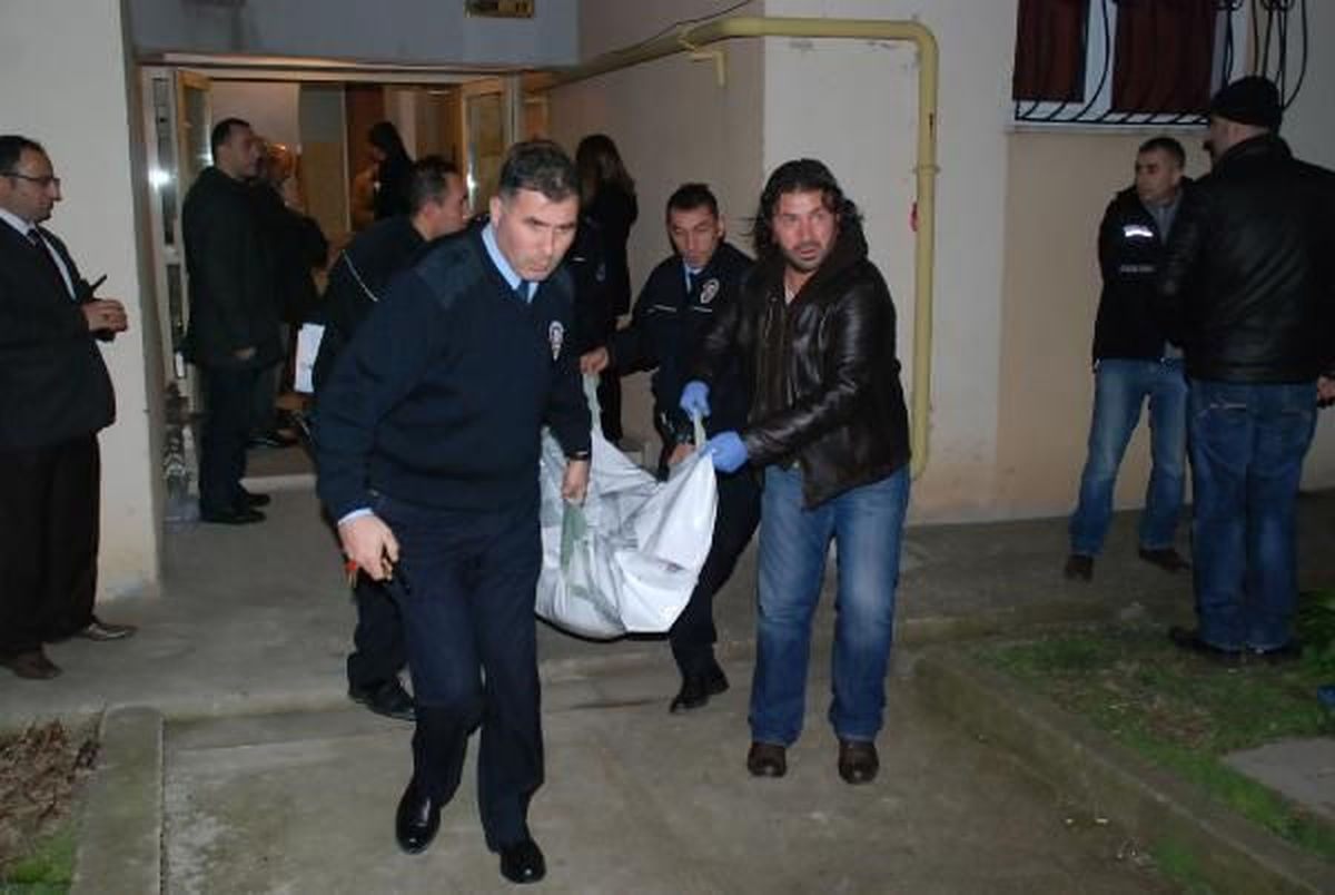 Uzman Çavuş, Gürültü Nedeniyle Tartıştığı Emekli Polis Komşusunu Öldürüp, İntihar Etti