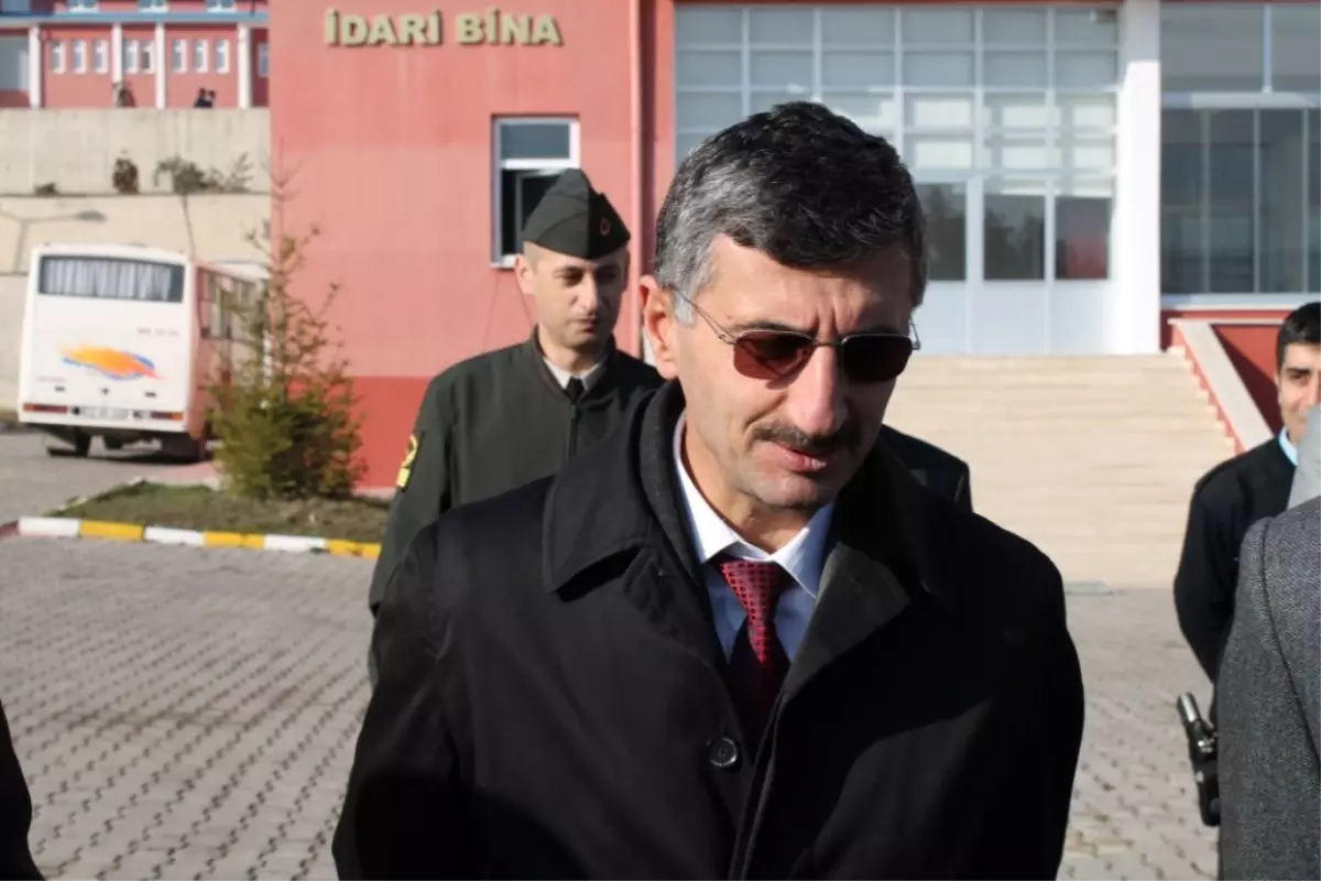 Vali Erdoğan Bektaş, Simülatörde Emniyet Kemerini Denedi