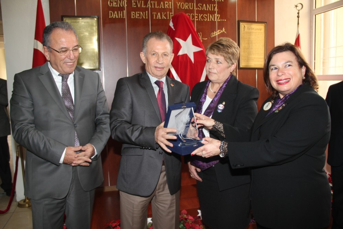 50. Yıl Anadolu Lisesi\'nde Atatürk Köşesi Açıldı