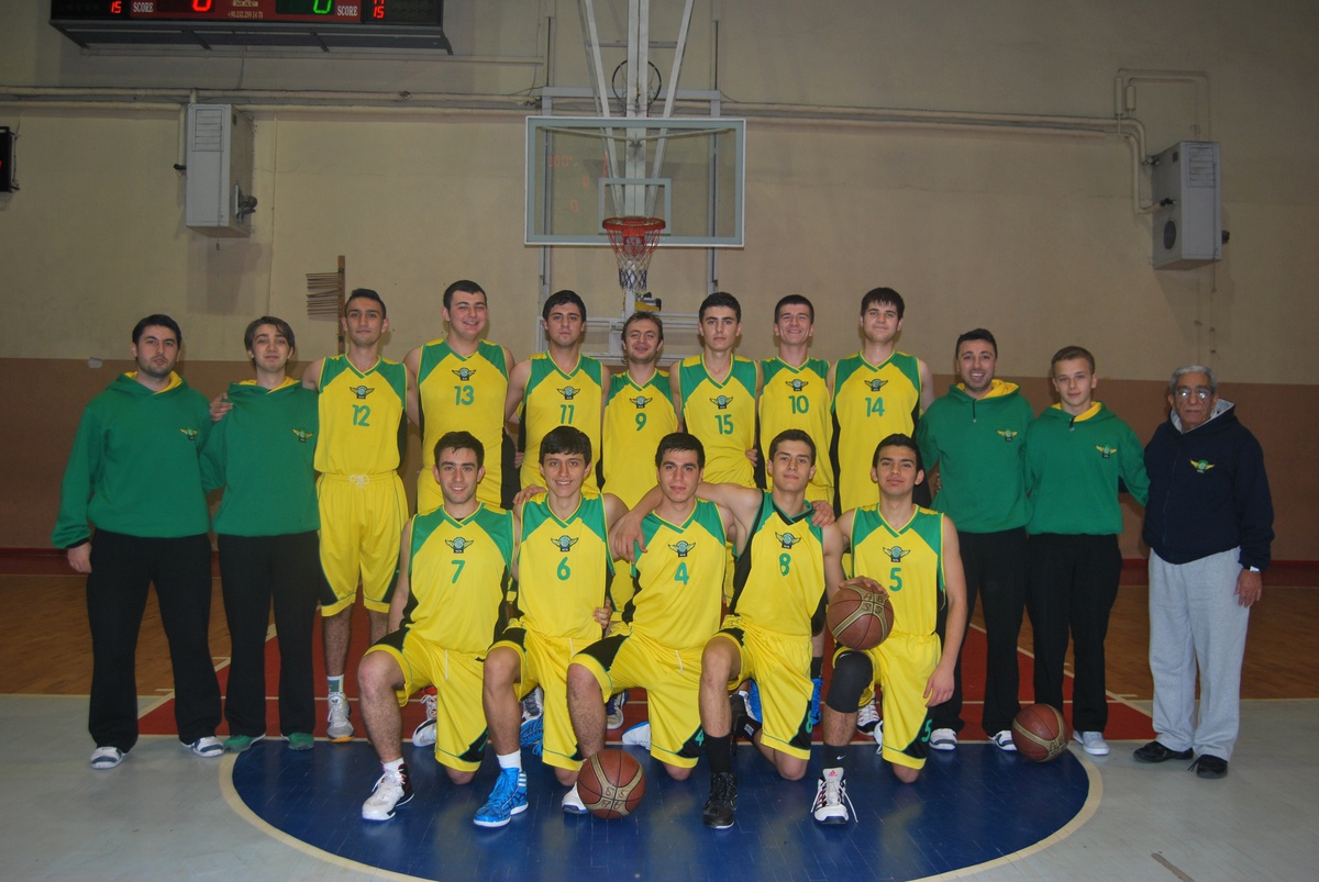 Akhisar Belediyespor Emin Adımlarla İlerliyor