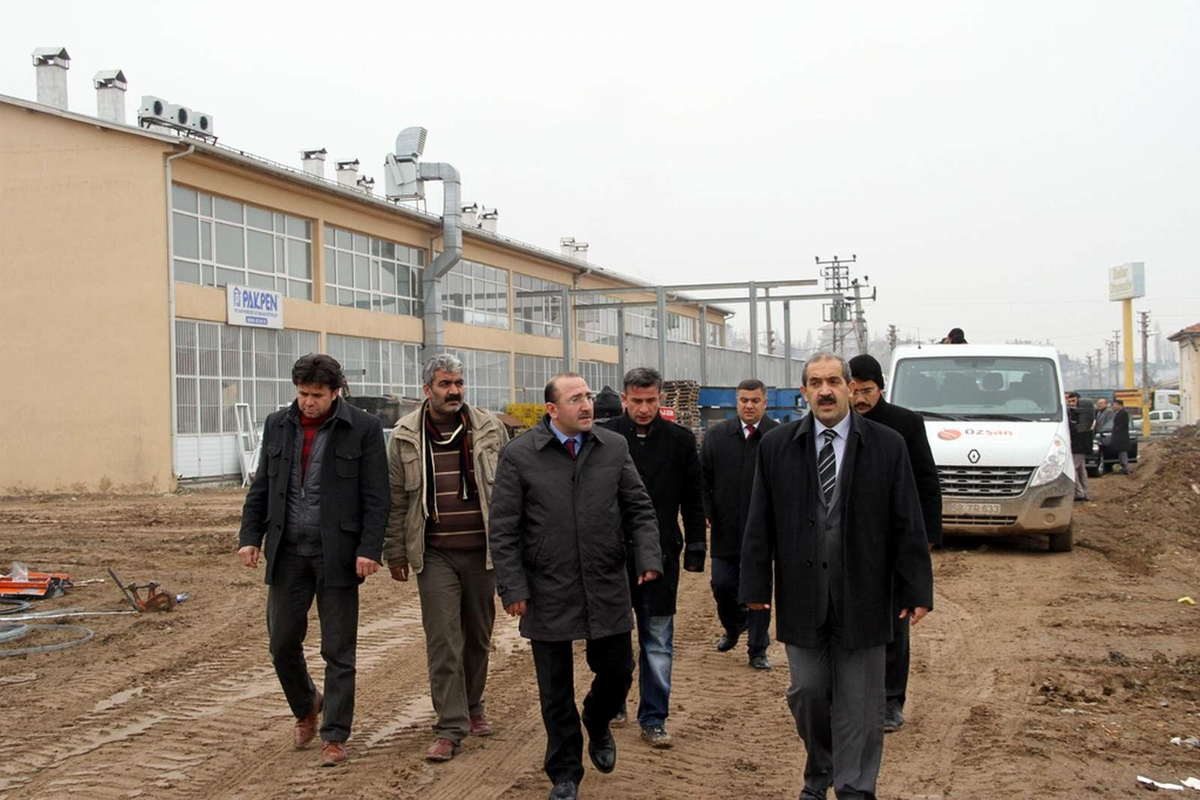 Belediye Başkanı Ürgüp, 4 Eylül Sanayi Sitesi\'nde İncelemelerde Bulundu