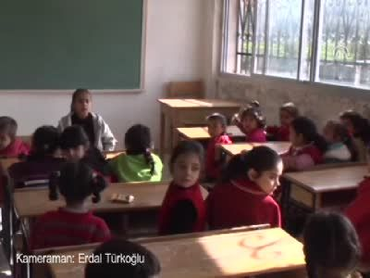 Bombardıman Altında Eğitim