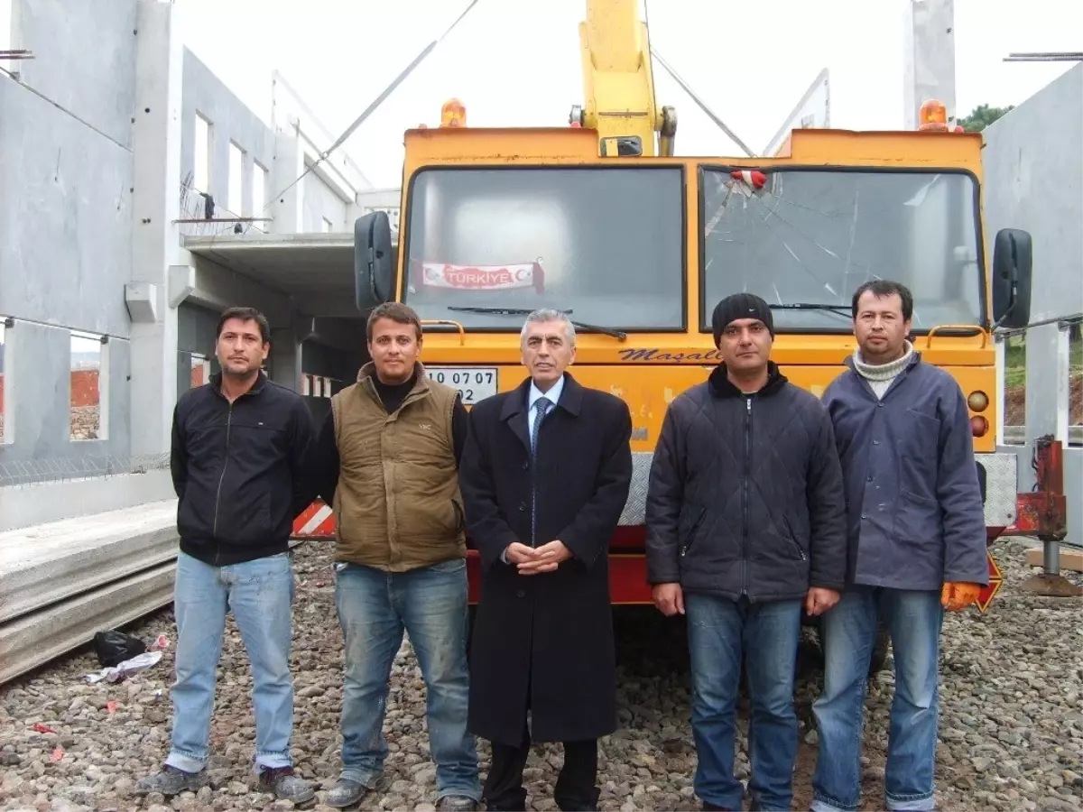 Burhaniye'de Kaymakamdan Okul Seferberliği