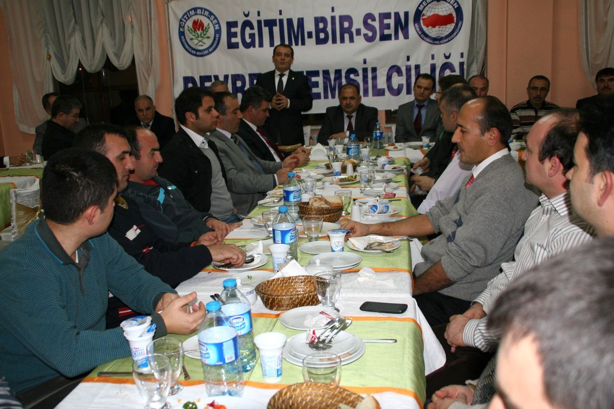 Devrek Eğitim Bir-Sen\'den Dayanışma Yemeği