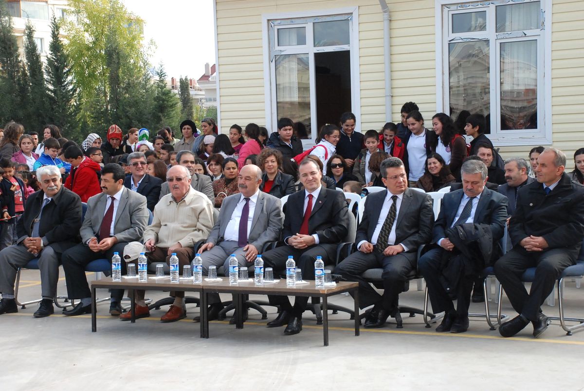Didimli Minikler Çiçek Dikti
