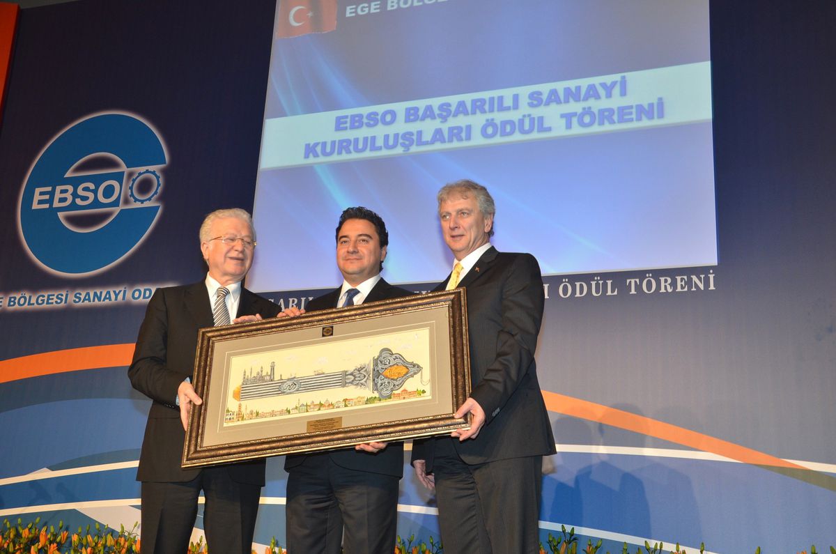 Ebso\'nun Geleneksel Başarılı Sanayi Kuruluşları Ödül Töreni